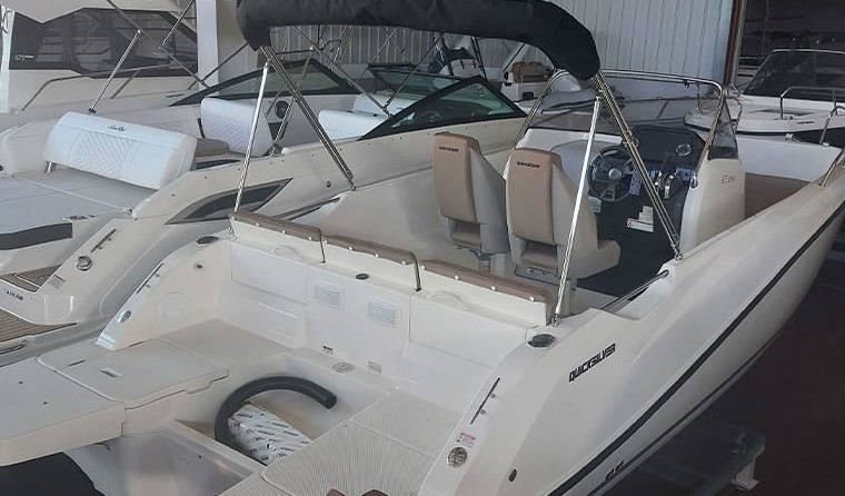 Quicksilver Activ 675 Open