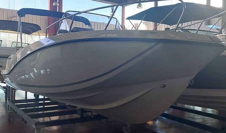 Quicksilver Activ 675 Open