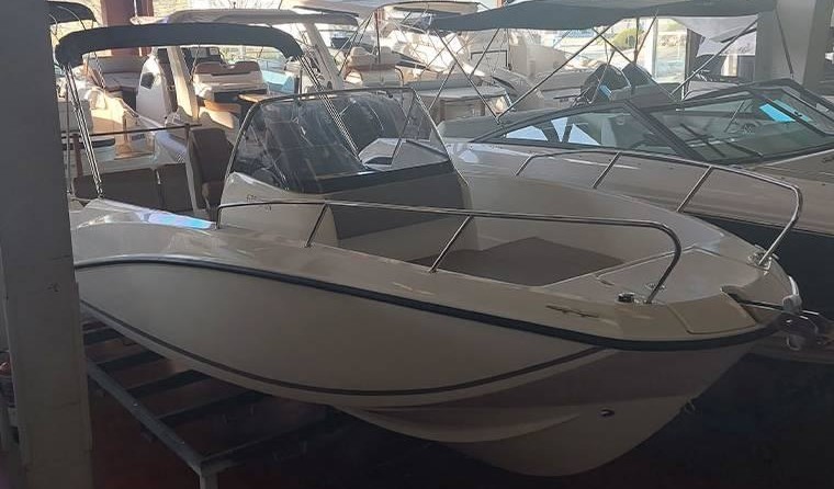 Quicksilver Activ 675 Open