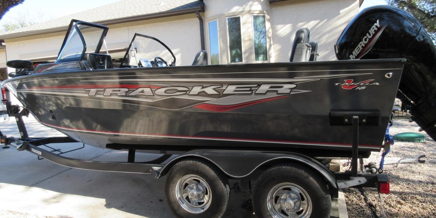 Tracker Targa V-18 Combo