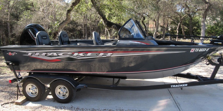 Tracker Targa V-18 Combo