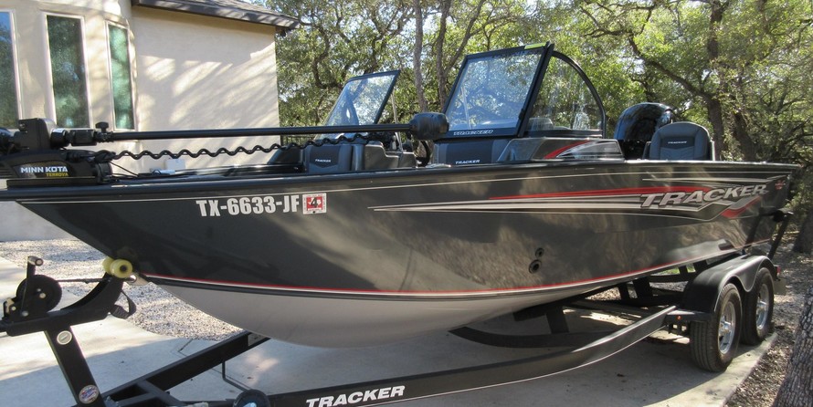 Tracker Targa V-18 Combo