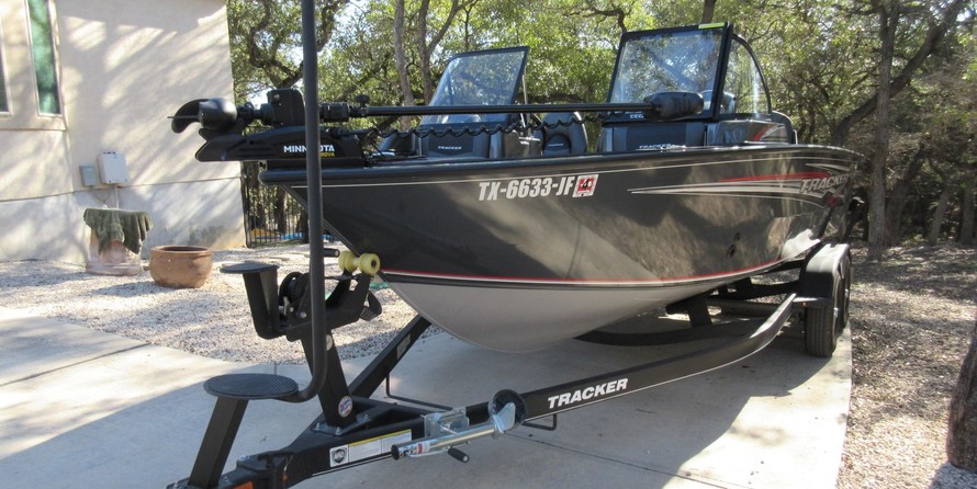 Tracker Targa V-18 Combo