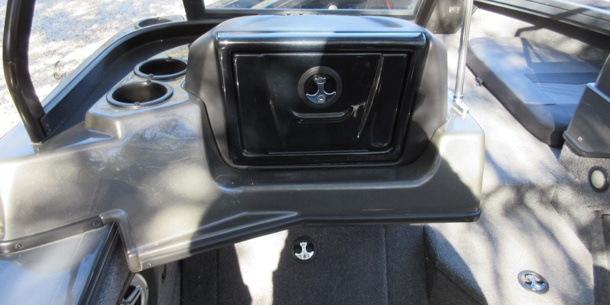 Tracker Targa V-18 Combo