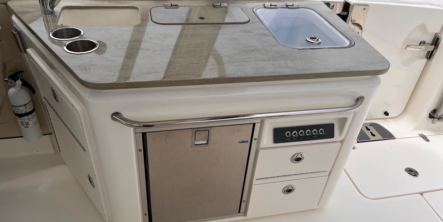 Boston Whaler 320 Vantage