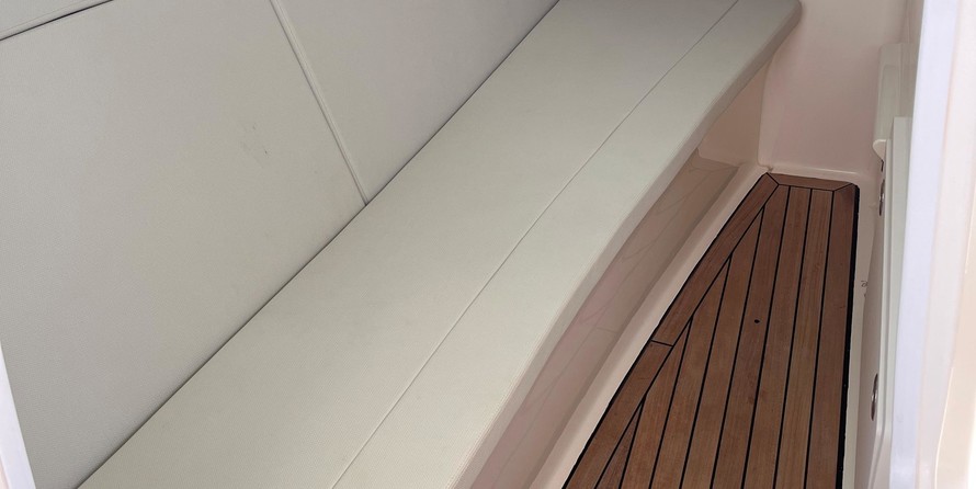 Boston Whaler 320 Vantage