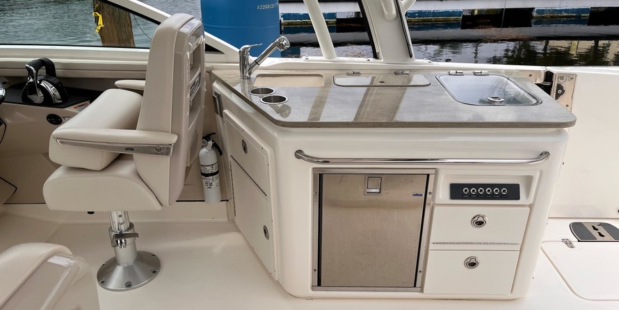 Boston Whaler 320 Vantage