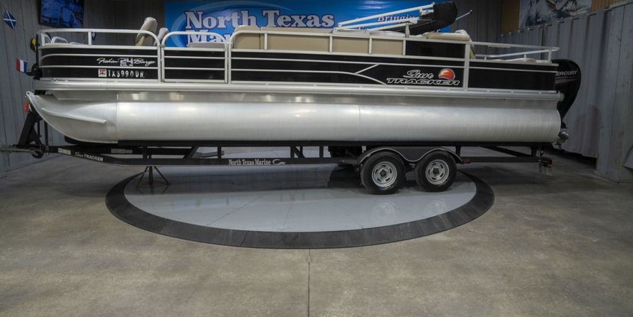 Sun Tracker Fishin Barge 24 DLX