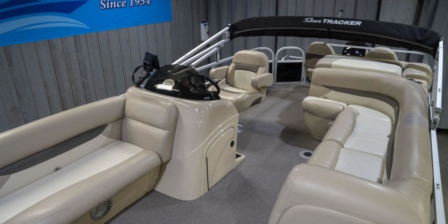 Sun Tracker Fishin Barge 24 DLX