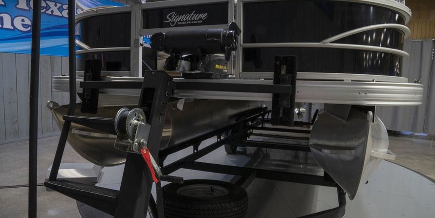 Sun Tracker Fishin Barge 24 DLX