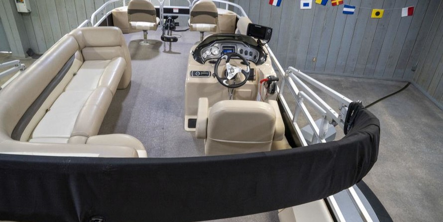 Sun Tracker Fishin Barge 24 DLX