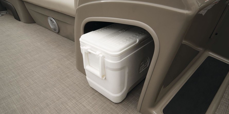 Sun Tracker Party Barge 20 DLX