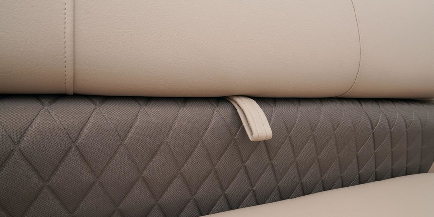 Sun Tracker Party Barge 22 DLX