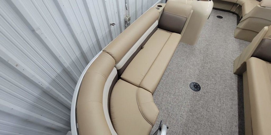 Sunchaser Boats Geneva Cruise 22 LR DH