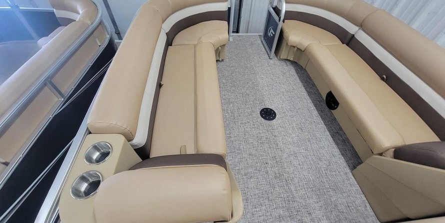 Sunchaser Boats Geneva Cruise 22 LR DH