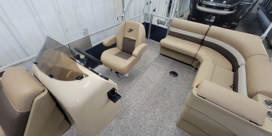 Sunchaser Boats Geneva Cruise 22 LR DH