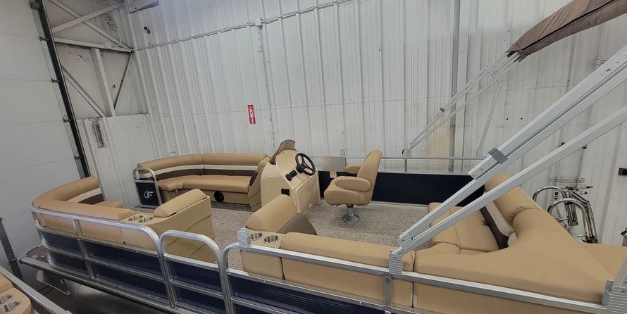 Sunchaser Boats Geneva Cruise 22 LR DH