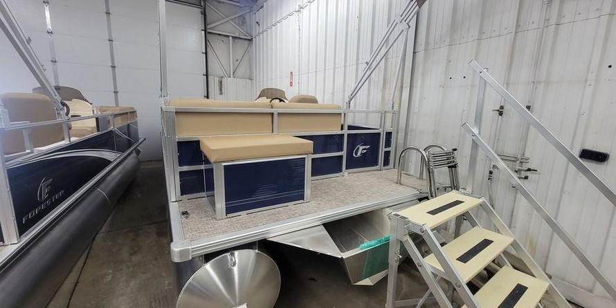 Sunchaser Boats Geneva Cruise 22 LR DH