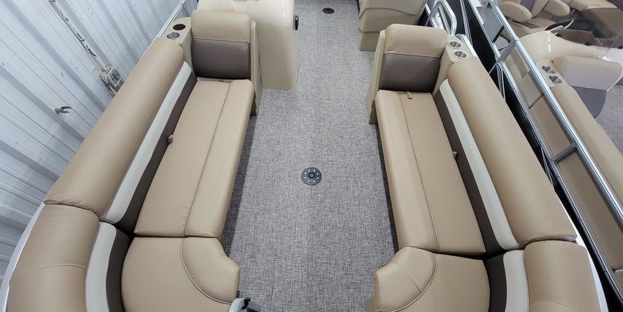 Sunchaser Boats Geneva Cruise 22 LR DH