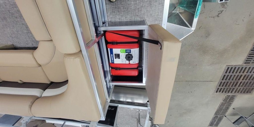 Sunchaser Boats Geneva Cruise 22 LR DH