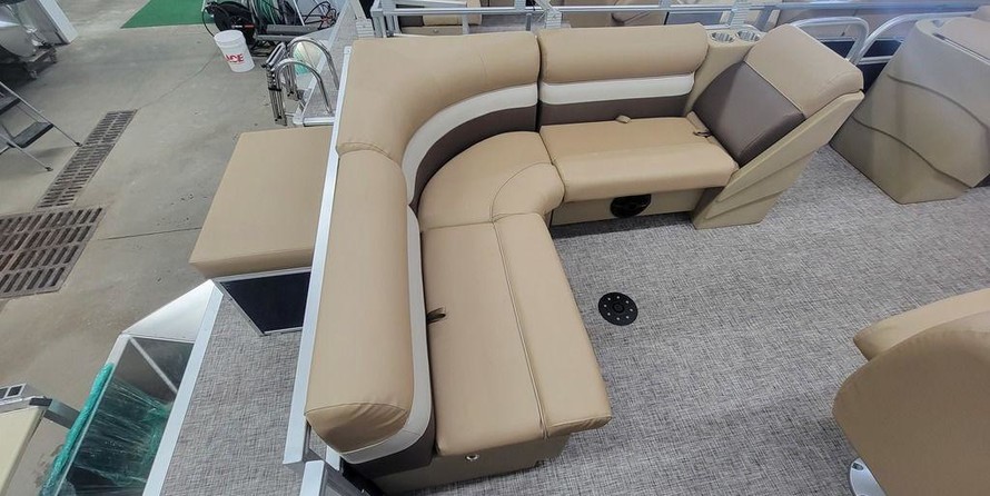 Sunchaser Boats Geneva Cruise 22 LR DH