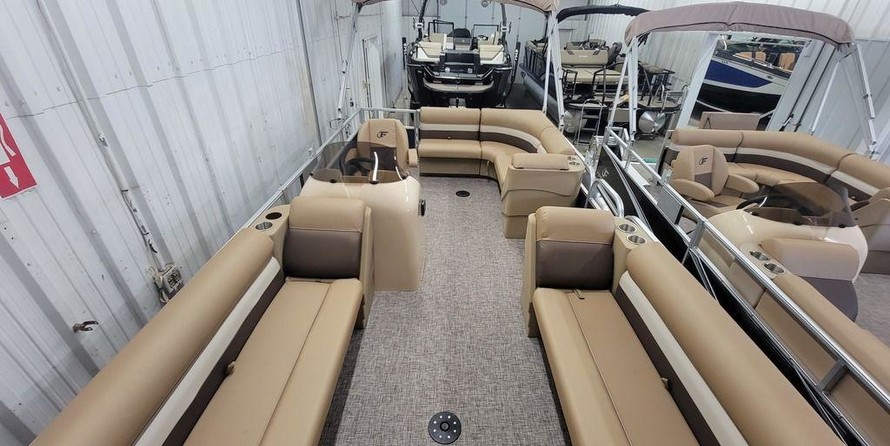 Sunchaser Boats Geneva Cruise 22 LR DH