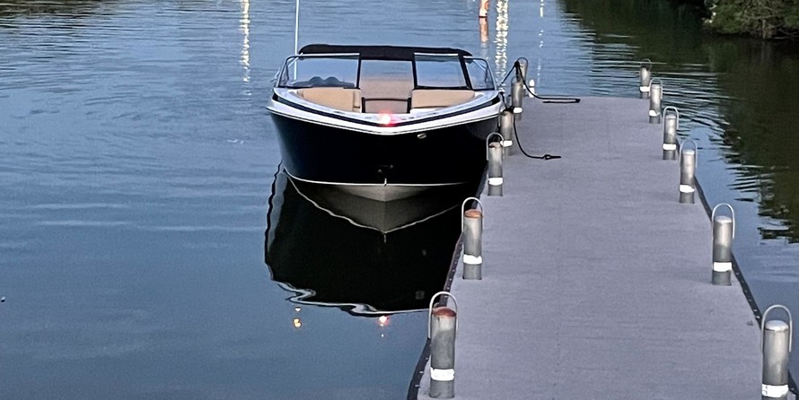 Glastron GT 225