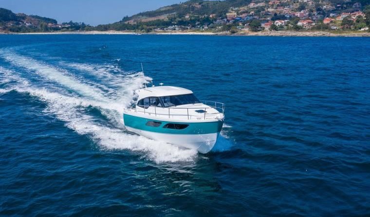 Rodman Spirit 31 Hardtop Outboard