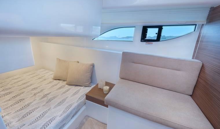 Rodman Spirit 31 Hardtop Outboard