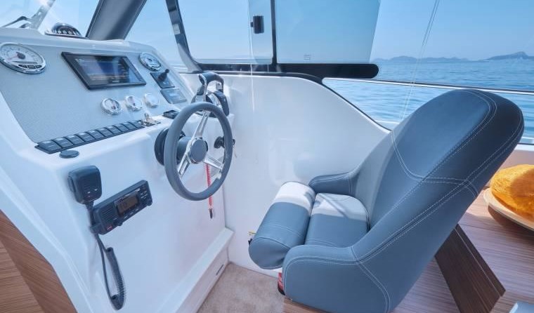 Rodman Spirit 31 Hardtop Outboard