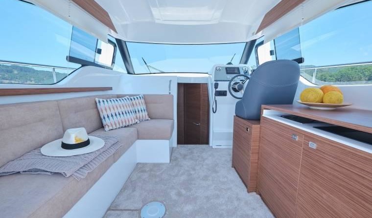 Rodman Spirit 31 Hardtop Outboard