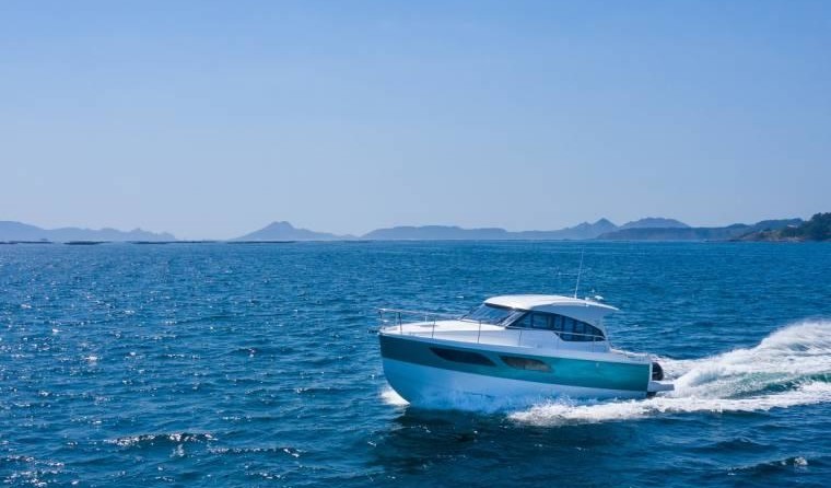 Rodman Spirit 31 Hardtop Outboard