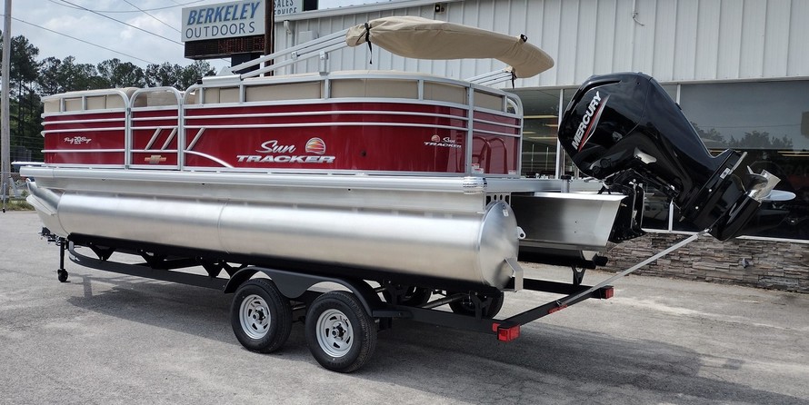 Sun Tracker Party Barge 20 DLX