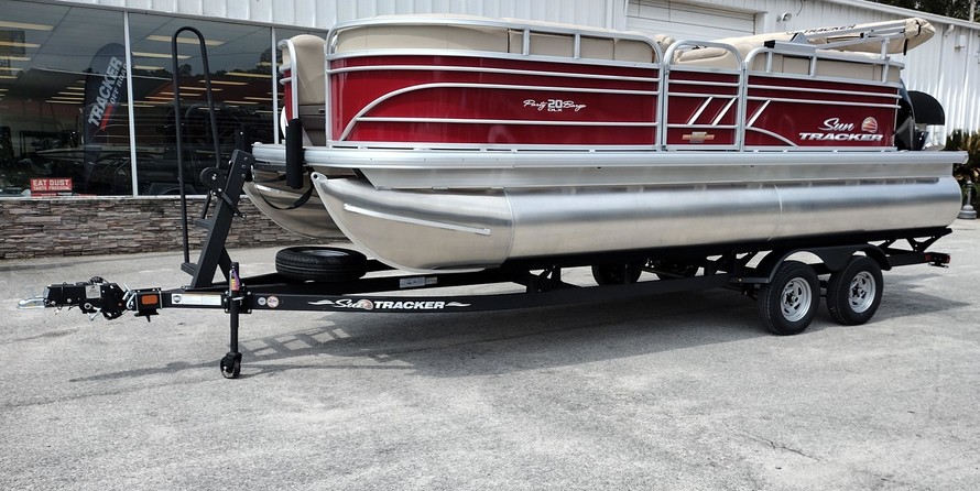 Sun Tracker Party Barge 20 DLX