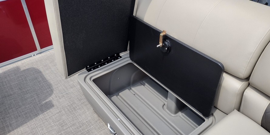 Sun Tracker Party Barge 20 DLX