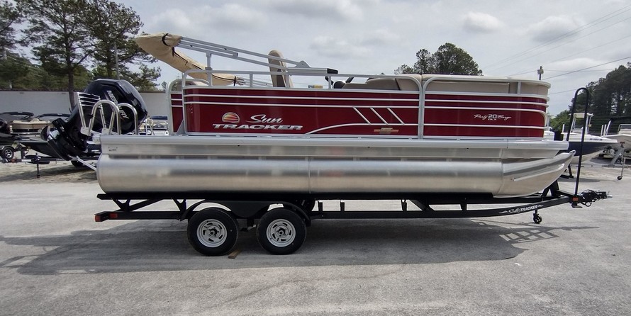 Sun Tracker Party Barge 20 DLX