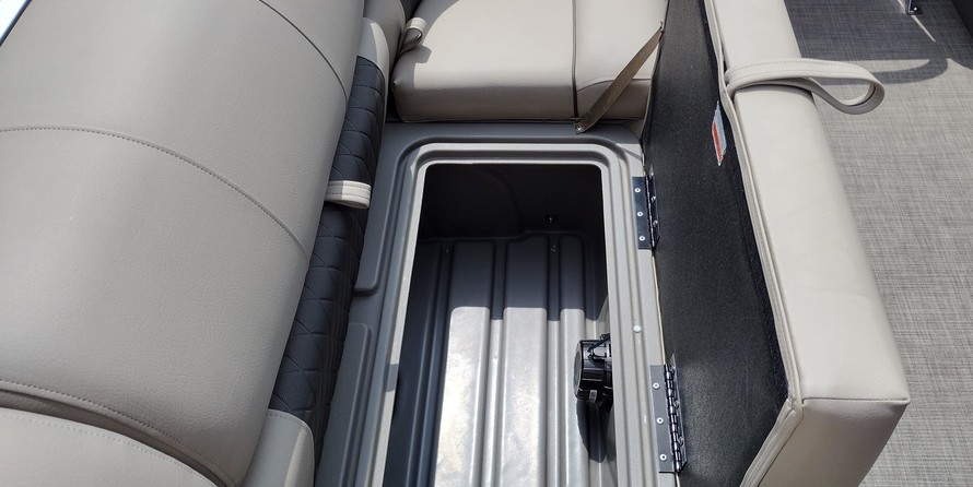 Sun Tracker Party Barge 20 DLX