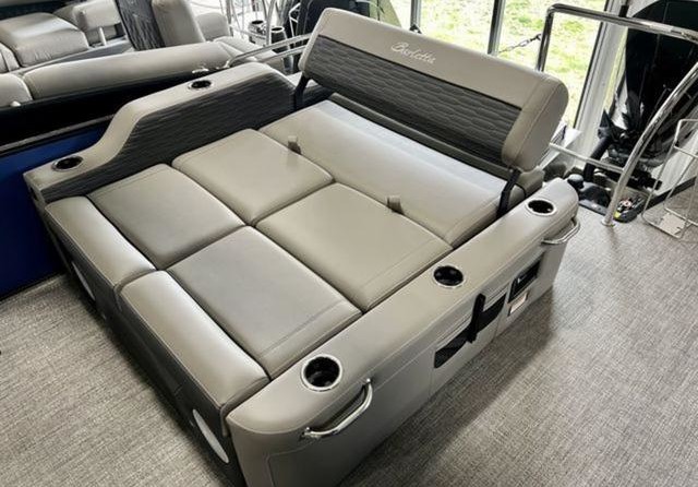 60 x 16 tri-toon passenger vessel