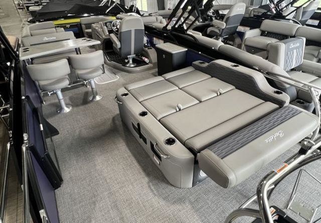 60 x 16 tri-toon passenger vessel