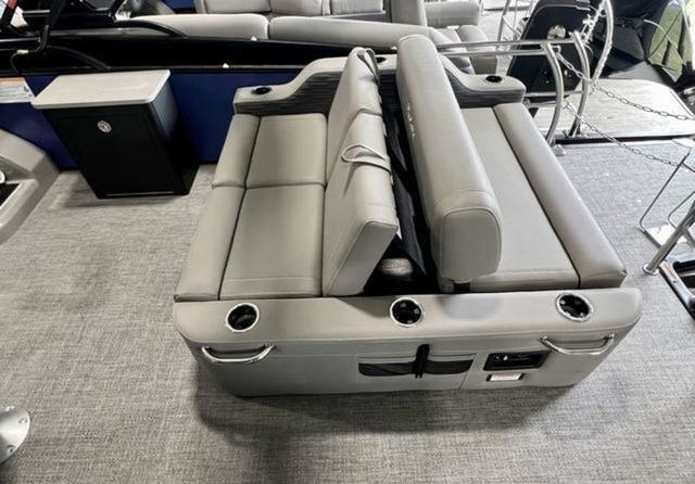 60 x 16 tri-toon passenger vessel