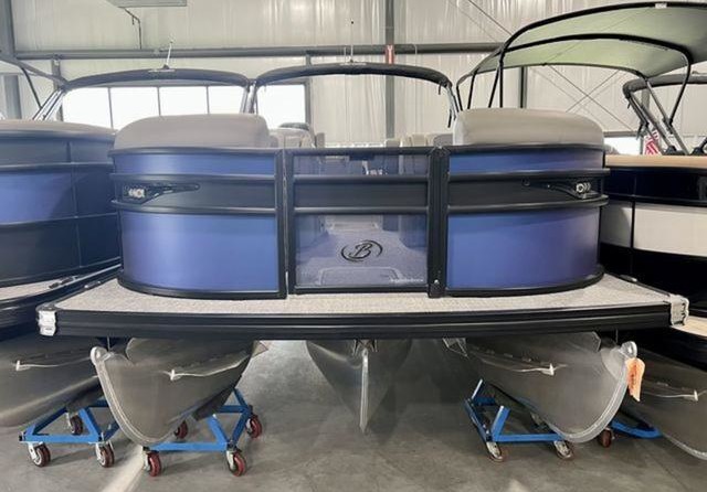 60 x 16 tri-toon passenger vessel