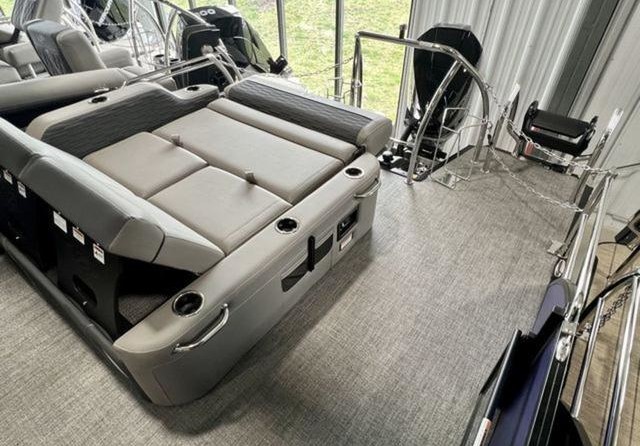 60 x 16 tri-toon passenger vessel