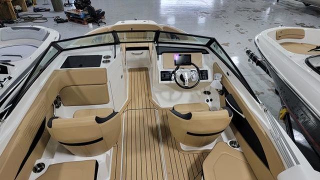 Sea Ray SPX 210