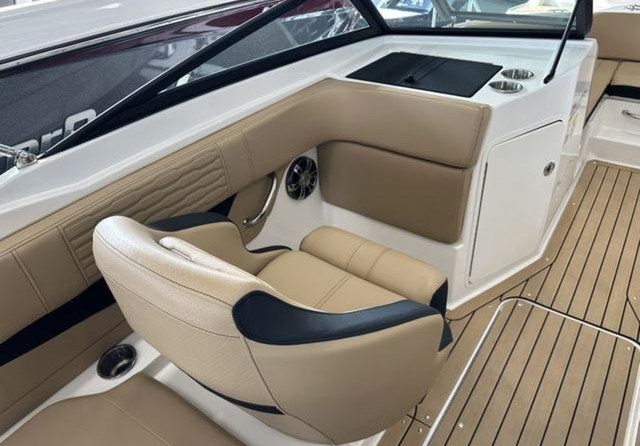 Sea Ray SPX 210