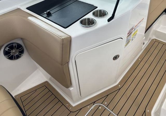Sea Ray SPX 210