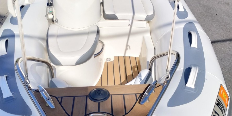 Zodiac Yachtline 380