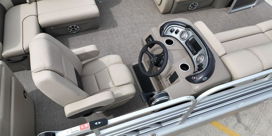 Sun Tracker 22 Party Barge RF