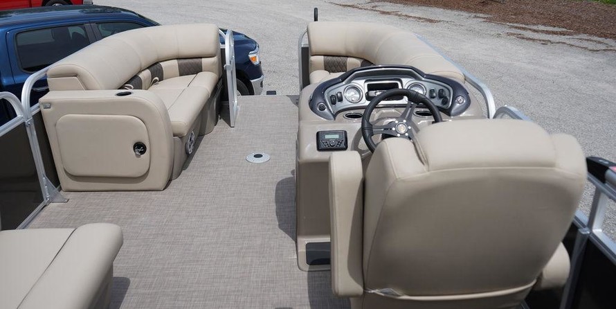 Sun Tracker 22 Party Barge RF