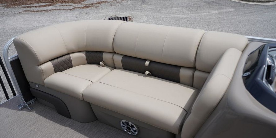 Sun Tracker 22 Party Barge RF