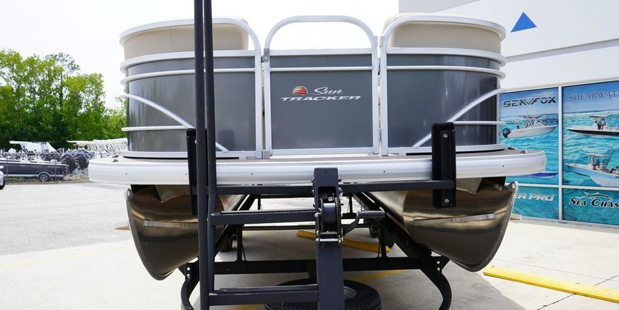 Sun Tracker 22 Party Barge RF